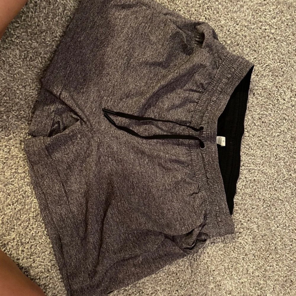 lululemon break away shorts